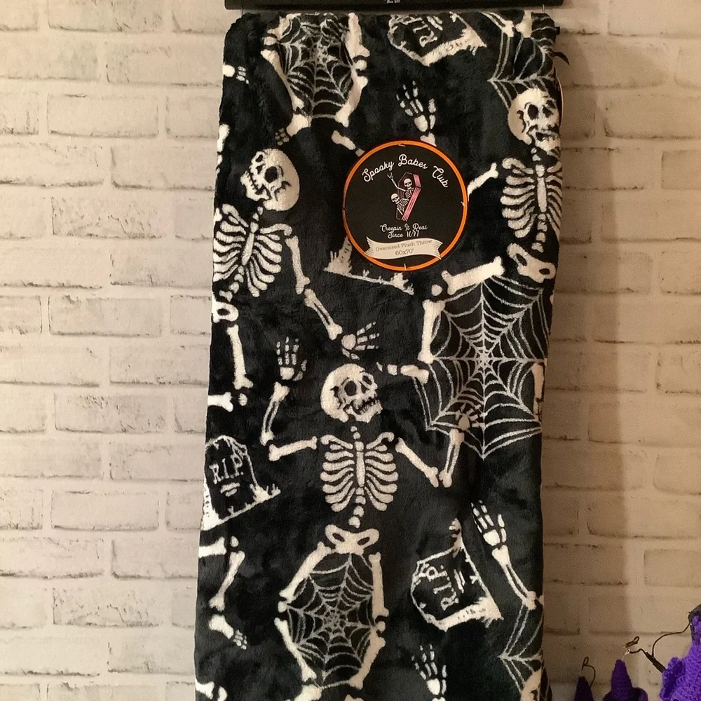 Spooky Girls Club Halloween 60” x 70” Skeleton Throw